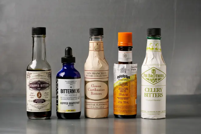 Scrappy's Lavender, Bittermens Hopped Grapefruit, San Francisco Bitters Collection Green Carthusian, Angostura Orange e Fee Brothers Celery Bitters. Coloque algumas gotas no gim tônica. Foto: Deb Lindsey/The Washington Post.