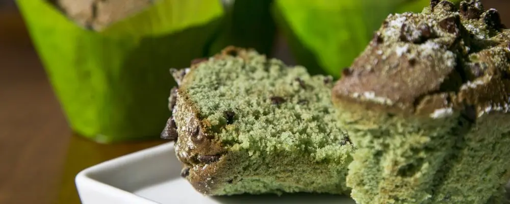 A pedido de clientes, confeiteiro cria doces com erva matcha