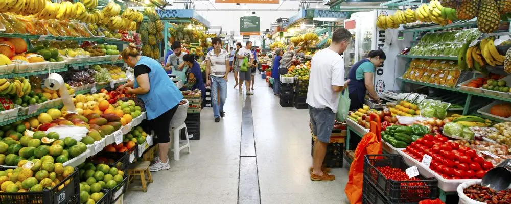 Sessentão, Mercado Municipal comemora aniversário e distribui bolo nesta quinta-feira