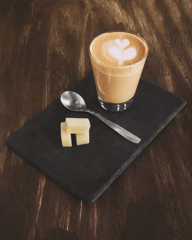 Espresso laranjeira com leite + queijo curado