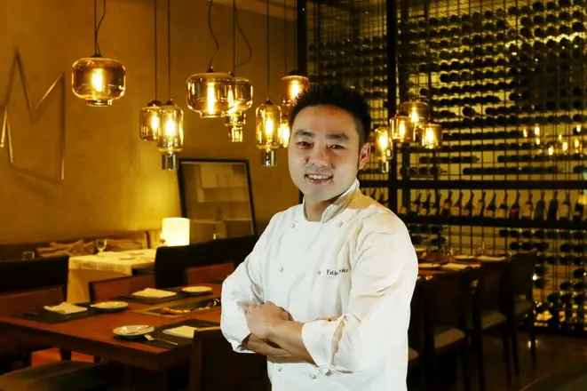 O chef abre espaço no mercado gastronômico curitibano com seu equilíbrio, organização e apego à técnica. Foto: Albari Rosa/ Gazeta do Povo