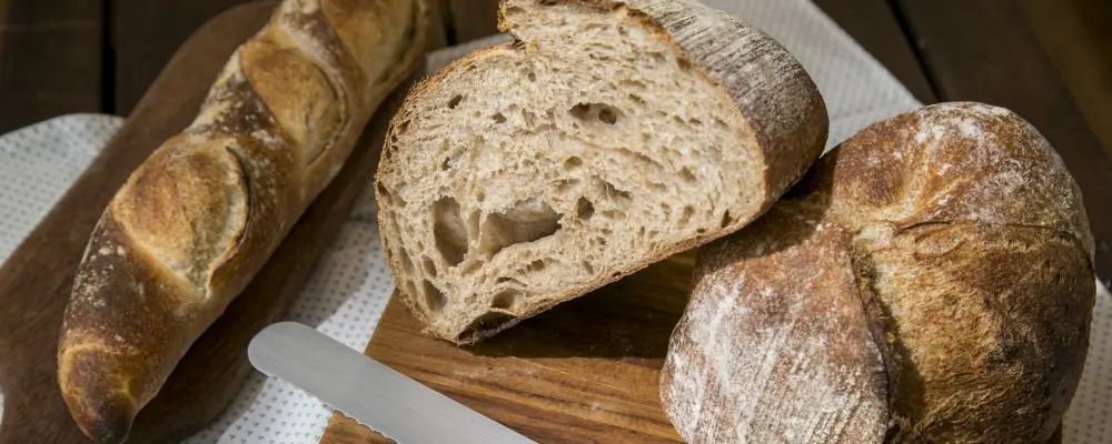Pão fermentado por 16 horas em padaria no Alto da XV é o melhor de Curitiba