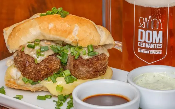 Menus com lagostas e festivais temáticos na semana do feriadão da República
