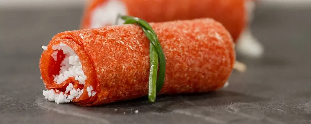 Conheça o couro feito com frutas que virou petisco e foi parar na decoração de pratos