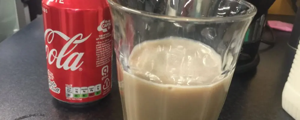 Sério que as pessoas tomam leite com coca-cola? Entenda a polêmica que já chegou ao Brasil