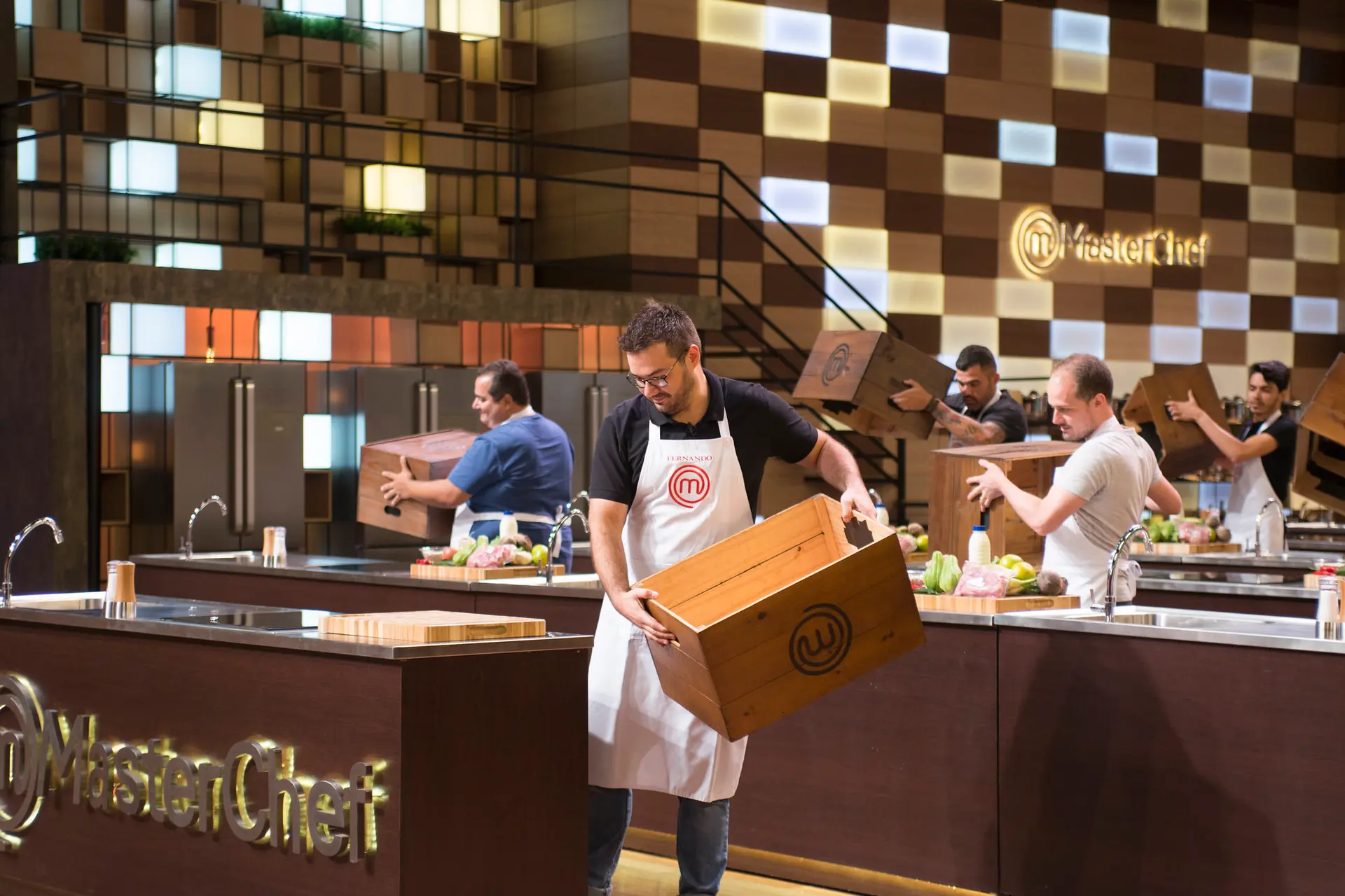 Primeira Caixa Misteriosa do Masterchef tem alcatra de porco e roubo de ingredientes