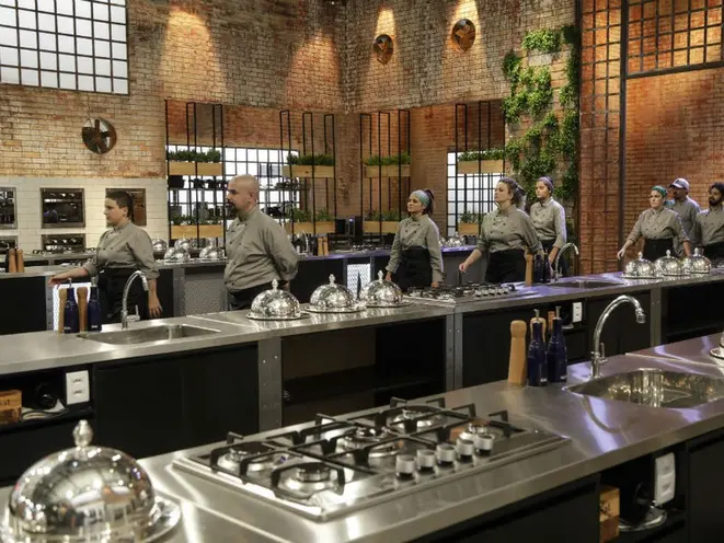 A cozinha do Top Chef, anexa à casa, é equipada com modernos equipamentos e um mercado completo. Foto: Antonio Chahestian/divulgação Record TV.