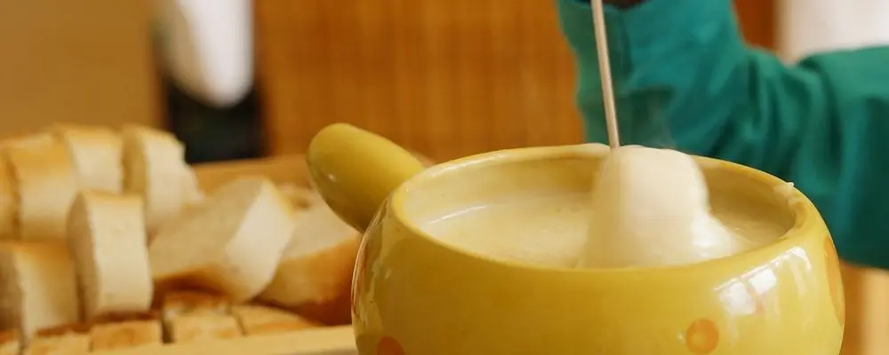 Descubra quais os melhores queijos para fondue