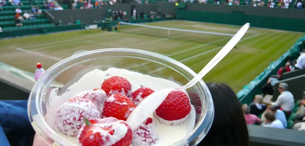 Wimbledon altera tradicional receita de morangos com creme servida no torneio