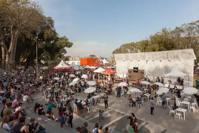 Cerca de 15 mil pessoas compareceram na Vinada Cultural de 2018. Foto: Fernando Zequinão / Gazeta do Povo.