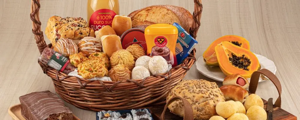 Confira as cestas de café da manhã para presentear seu pai neste domingo