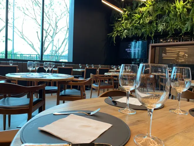 O restaurante tem um cardápio inspirado nas cozinhas italiana e mediterrânea. Foto: Guilherme Grandi/Gazeta do Povo.
