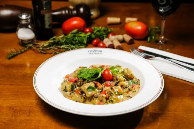 Gnocchi trufado, da Cantina do Délio. Foto: Michel Willian, Gazeta do Povo