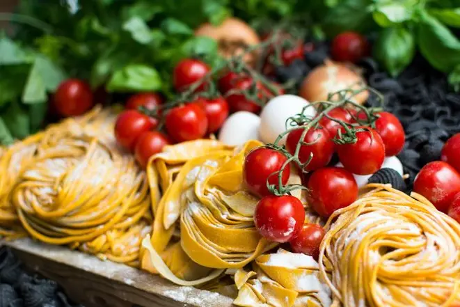 Ao longo de três dias, evento promove troca de conhecimento sobre nutrição e gastronomia. Foto: Jakub Kapusnak / Unsplash