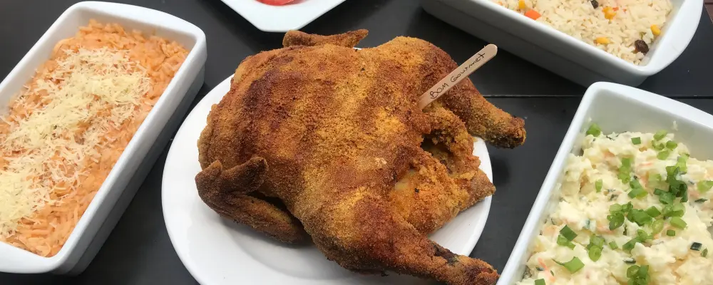 Combate Barreirinha abre filial em Curitiba do frango assado mais famoso do Brasil