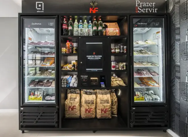 Sistema de autosserviço da KF Grill em condomínio de apartamentos em Curitiba. Em um ano, empresário quer implantar o negócio em todo o Brasil. Foto: Letícia Akemi / Gazeta do Povo