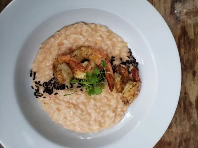 Risoto de camarão do C La Vie, opção de almoço executivo de novembro. Foto: Divulgação