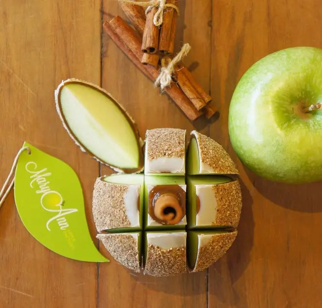 Apple Pie, a caramel apple mais pedida na Mary Ann Apple Factory. Foto: Divulgação