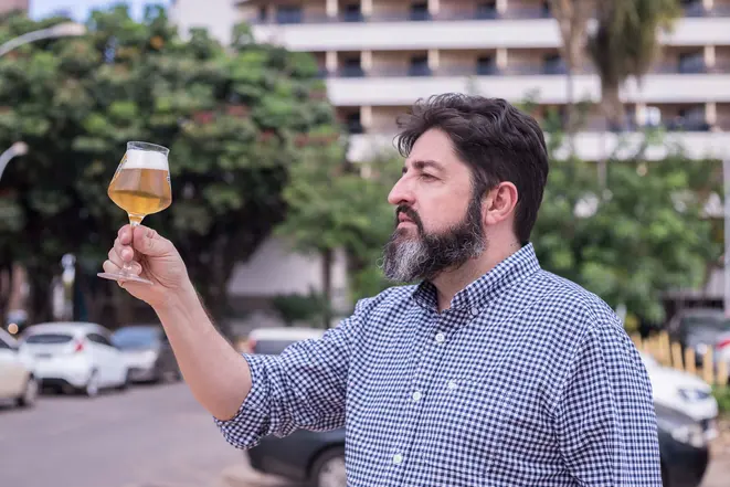 Presidente da Abracerva, Carlo Lapolli fala sobre como o caso da Cervejaria Backer. Foto: Bruno Dupon/ Divulgação