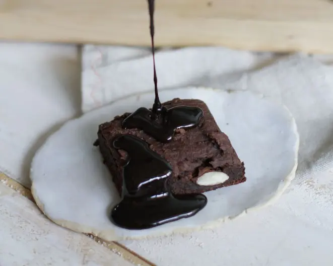 Brownie de chocolate com café de Gabi Mahamud, colunista do Bom Gourmet. Foto: Divulgação