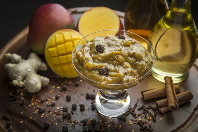 A receita de chutney de manga de Rosária Barwinski, da Casa Primavera Gourmet, tem as medidas de especiarias para um chutney que combine com carnes e queijos. Foto: Letícia Akemi/Bom Gourmet