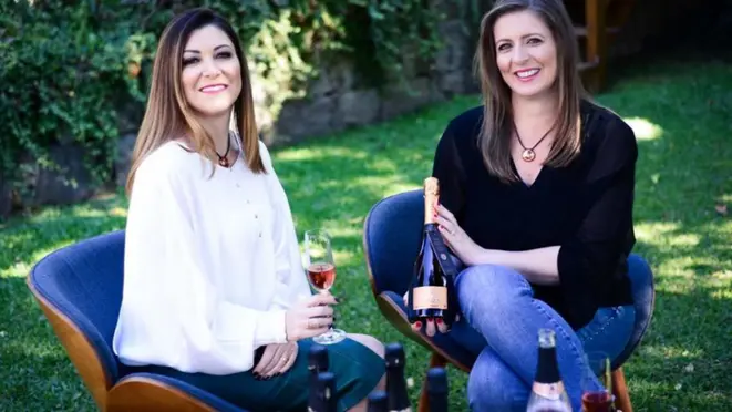 A enóloga Juciane Casagrande Doro e a sommelier Andreia Gentilini Milan são as fundadoras e proprietárias da Amitié, vinícola da Serra Gaúcha.