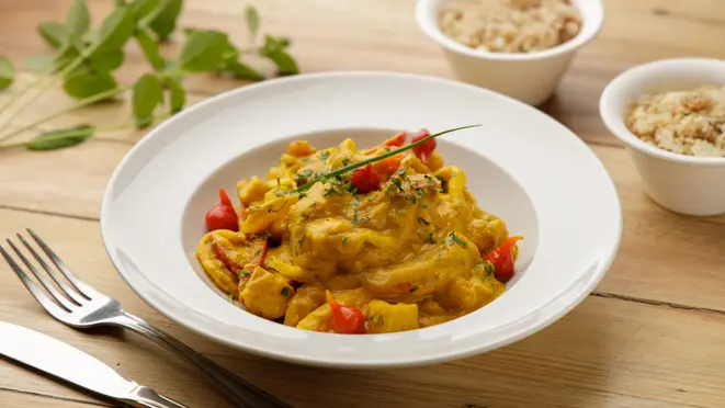 Com opções vegetarianas e veganas no menu, o Veg e Lev retorna ao Festival com novidades e pratos clássicos da casa. É o caso da moqueca de pupunha, servida com arroz-cateto, arroz vermelho e farofa de banana-da-terra com coco. Foto: Fernando Zequinão.