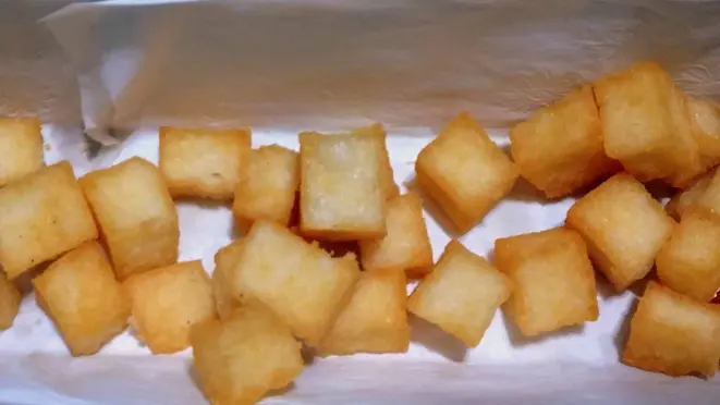 Polenta branca frita.