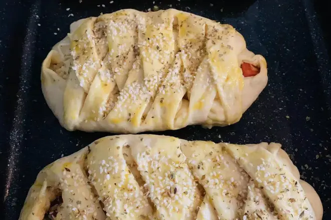 Giovanna Pizzolito, quando chegou a China sentia muitas saudades dos pães, das massas, dos preparos e aromas brasileiros. Aos poucos foi aprendendo, foi se desafiando, e hoje no grupo Receitas e Dicas on-line inspira, compartilha suas receitas, dá muitas dicas.