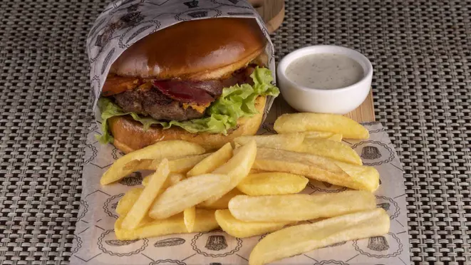 O restaurante do Passaúna tem três tipos de hambúrgueres.