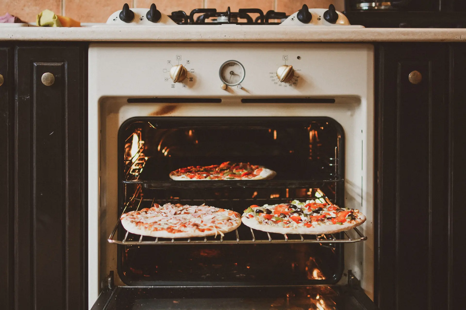 Saiba qual é a temperatura do forno para cada preparo e o como o calor influencia nas receitas