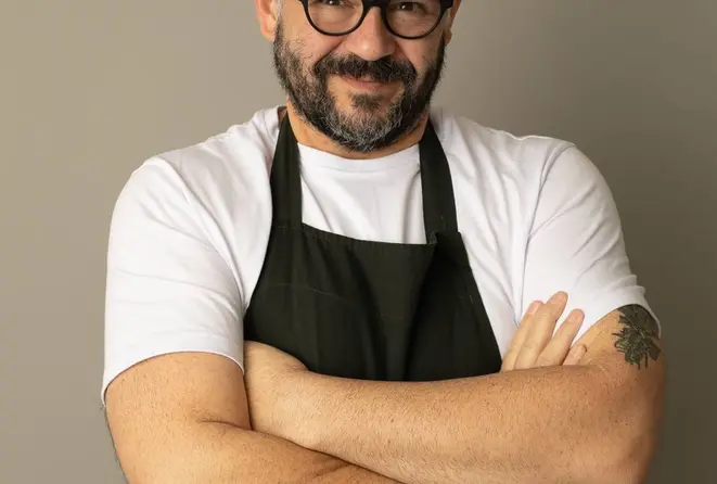 O chef Vavo Krieck: manutenção do forno a gás precisa estar sempre em dia. Foto: Divulgação/Centro Europeu.