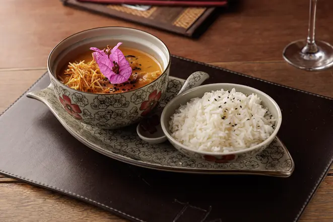 Lagosta ao curry vermelho, do Thai Restaurante Thailandês.
