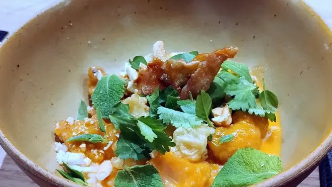 Massaman, curry de origem indiana, mas bem suave.