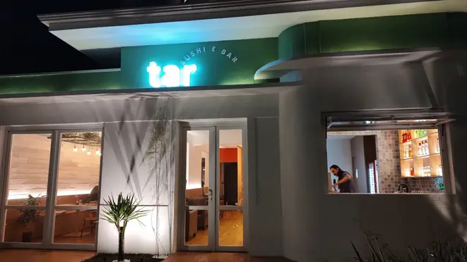 O Tar Sushi e Bar funciona na Alameda Presidente Taunay, no Batel.