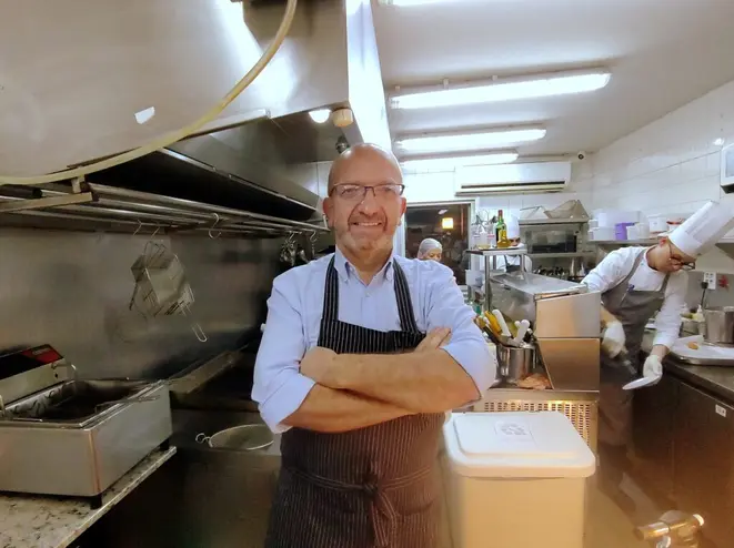 Chef Salvatore Loi, que já foi aclamado como o melhor italiano da América Latina, comanda a cozinha do Vezzoso.| Foto: Anacreon de Téos
