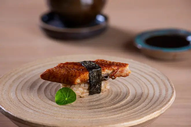 Sushi de enguia japonesa, do Ichigo Iche. | Foto: Rodrigo Pierrot