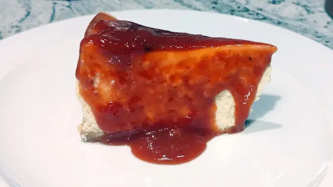Cheesecake com geleia de goiabada cascão. | Foto: Anacreon de Téos