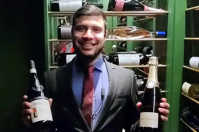 Roberto Sávio Feijó, gerente e sommelier do Tortuffi. |Foto: Anacreon de Téos