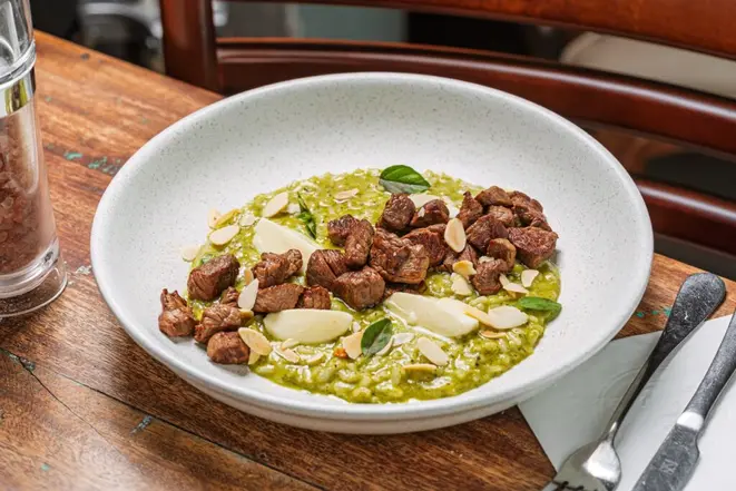 Risotto Al Pesto com Mignon, do Jardim Secreto. Foto: Priscilla Fiedler/Festival Bom Gourmet