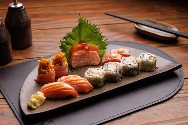 Combinado Contemporâneo, do Fun'i'ki Sushi + Rooftop. Foto: Fernando Zequinão.