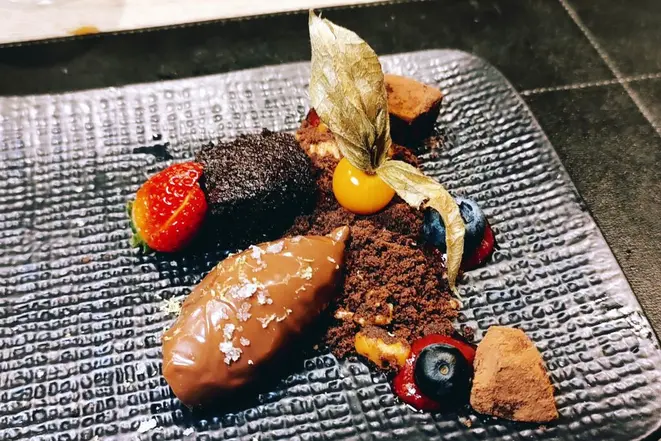 Chocolate Chui, chocolate em quatro texturas, a sobremesa. | Foto: Anacreon de Téos