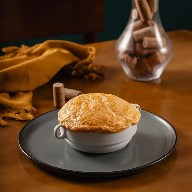Soupe à l’Oignon Feuilletée, do Marie Vin e Bistrot. Crédito: Divulgação/Circuito Bom Gourmet de Inverno