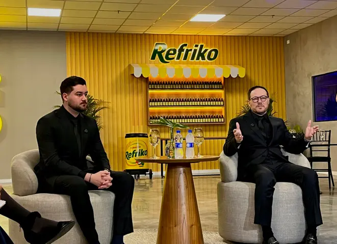 Márcio Mendes CEO do Grupo RFK, ao lado do filho Guilherme Mendes. Crédito: Divulgação