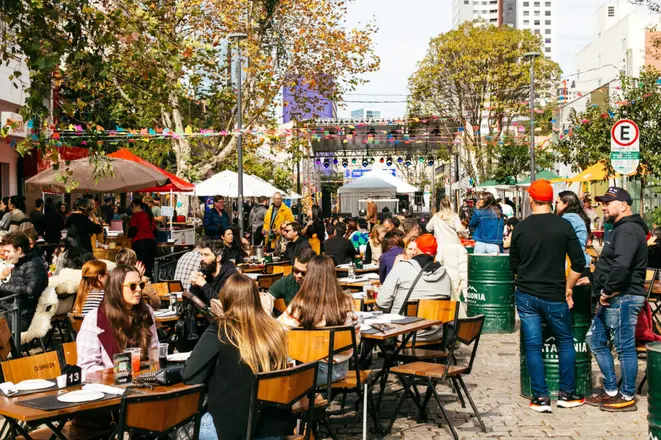 Bares e comércios da Al. Prudente e Moraes terão promoções e opçõe especiais durante a Rua da França - Prudente Cultural. Crédito: Iasmim Daher