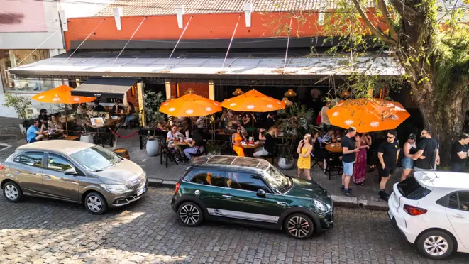 O Pata Negra é sempre movimento, tanto dentro quanto fora do salão. | Foto: Divulgação