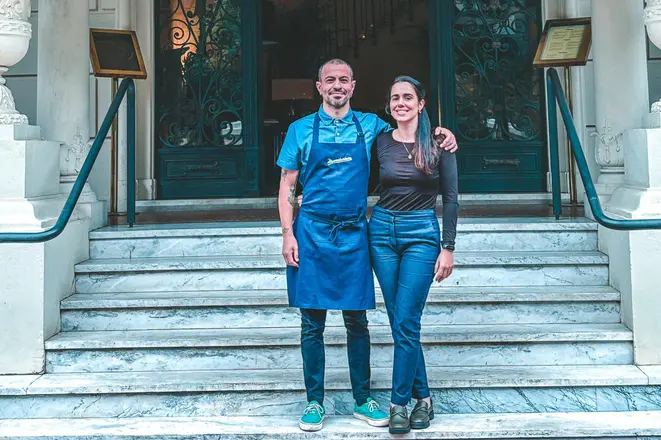<em>Chefs Leonardo Magni e Liliana Andriola. Crédito: Divulgação.</em>