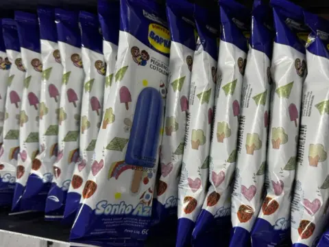 Bapka celebra 35 anos da empresa com o picolé Sonho Azul em parceria com o Pequeno Cotolengo