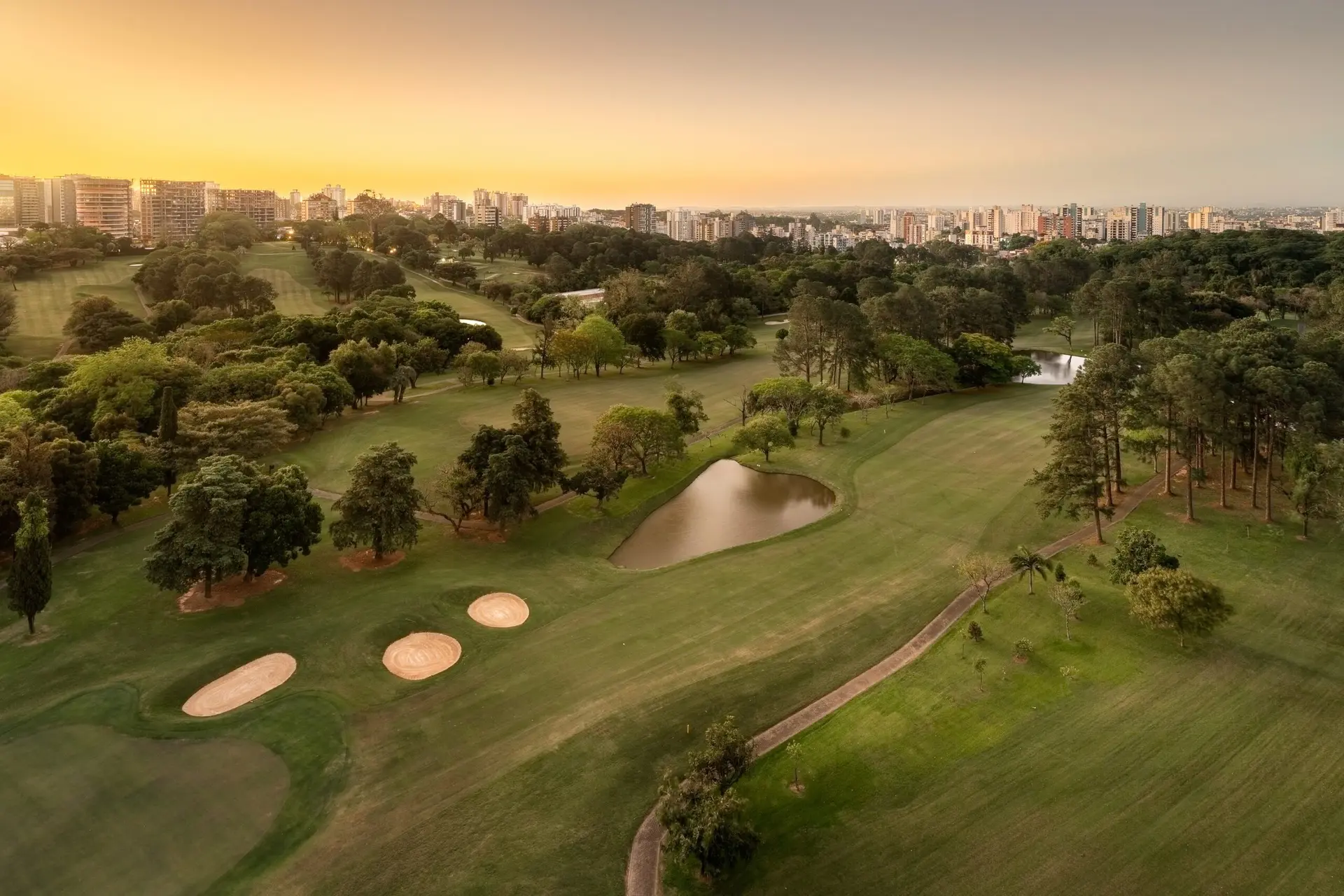 Luxo sem fazer barulho: por dentro do The Almer, hotel que terá Cabaña Argentina, café autoral e rooftop exclusivo em Porto Alegre